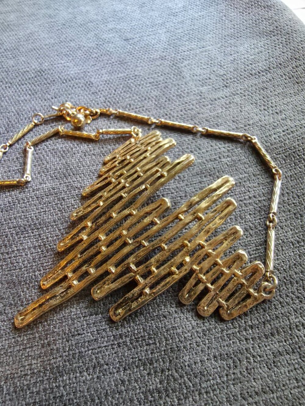 Vintage sculptural brutalist gold tone bib necklace MCM - Picture 10 of 12